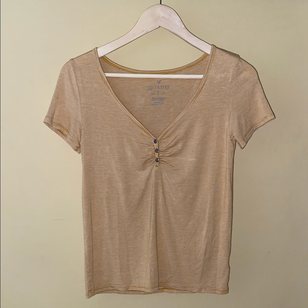 American Eagle Women’s Small Gold/White Soft Shirt